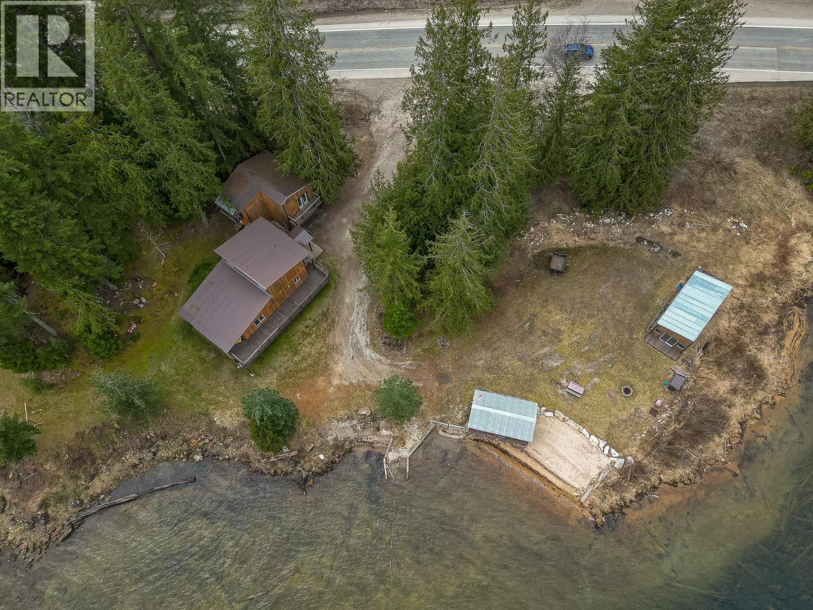 8323 Trans Canada Highway, Revelstoke, British Columbia  V0E 2S0 - Photo 6 - 10372765