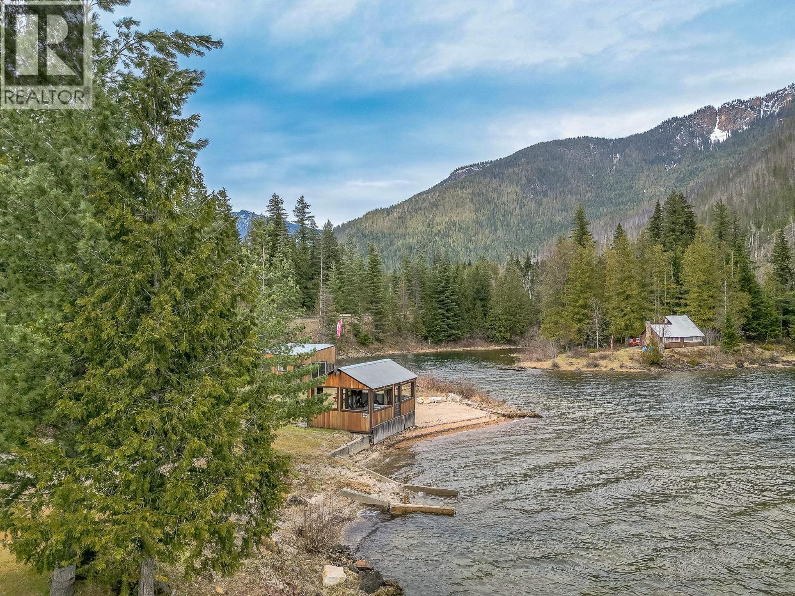 8323 Trans Canada Highway, Revelstoke, British Columbia  V0E 2S0 - Photo 78 - 10372765