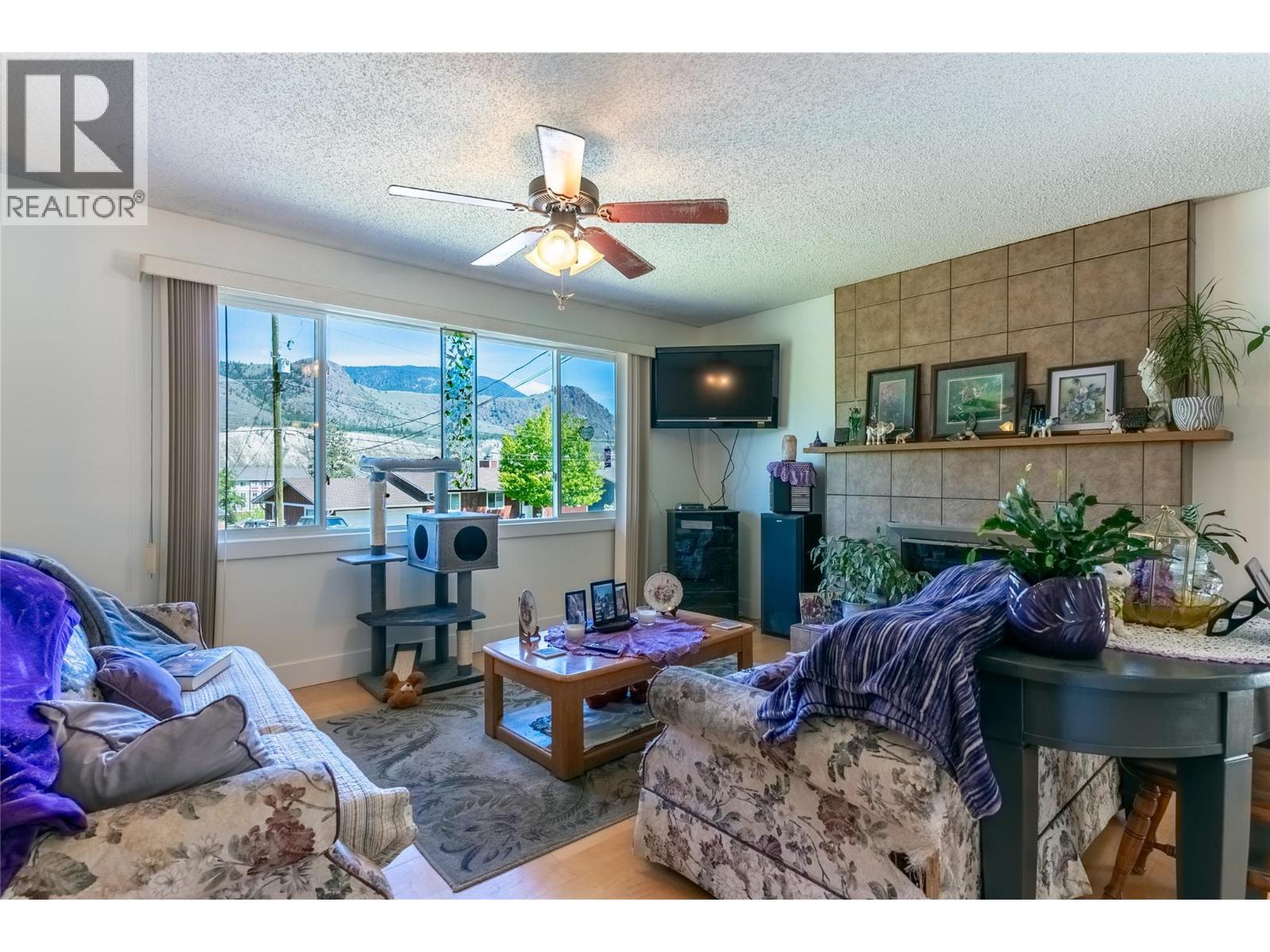 5121 Crawford Place, Kamloops, British Columbia  V2C 5Z8 - Photo 4 - 10373452