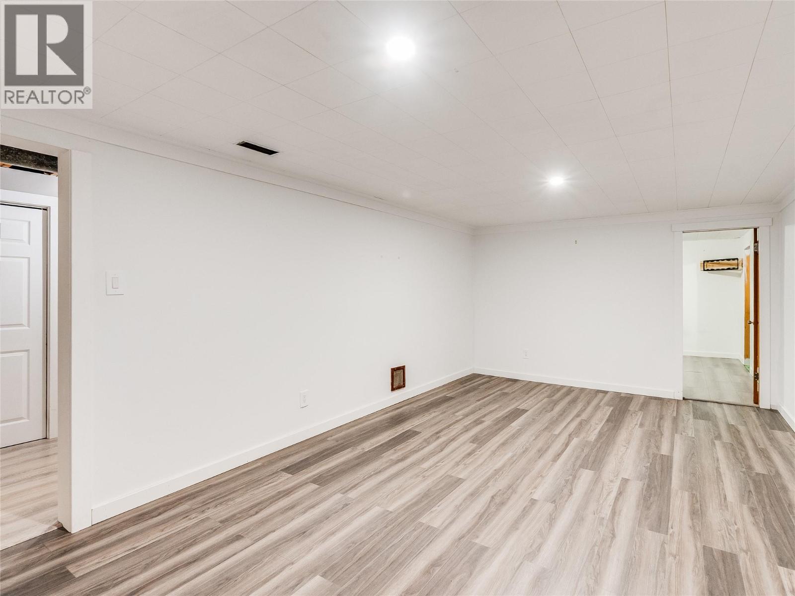 204 Pinewood Drive, Castlegar, British Columbia  V1N 2M4 - Photo 38 - 10373393