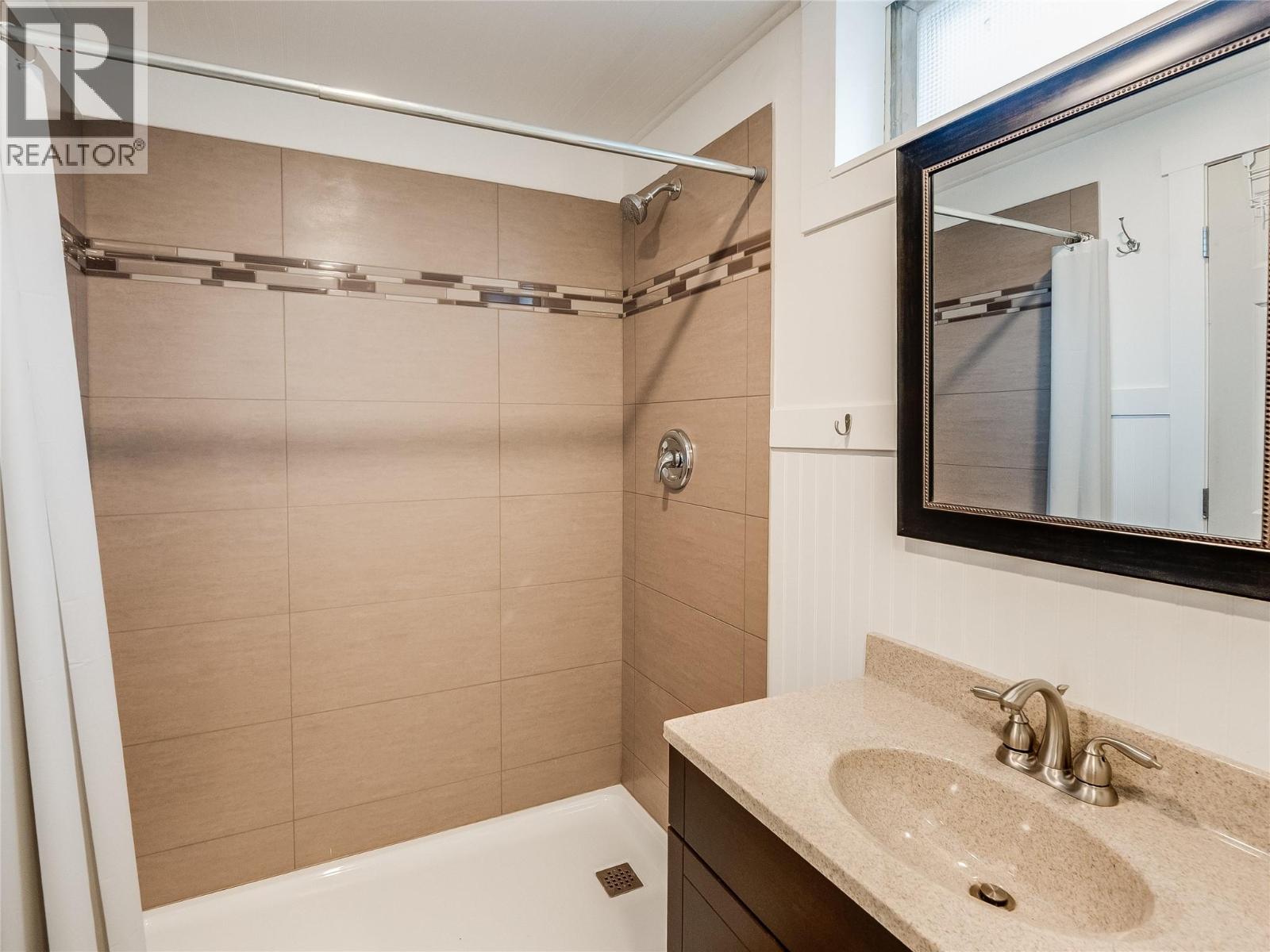 204 Pinewood Drive, Castlegar, British Columbia  V1N 2M4 - Photo 45 - 10373393