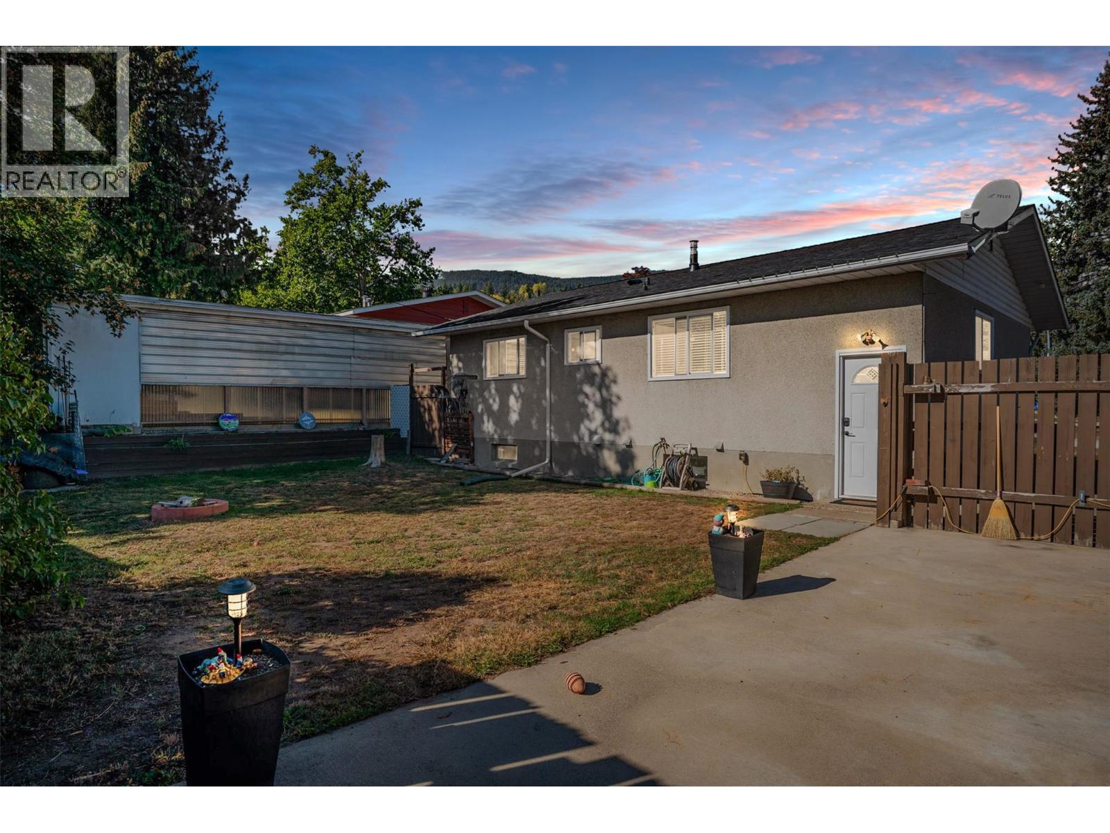 204 Pinewood Drive, Castlegar, British Columbia  V1N 2M4 - Photo 59 - 10373393
