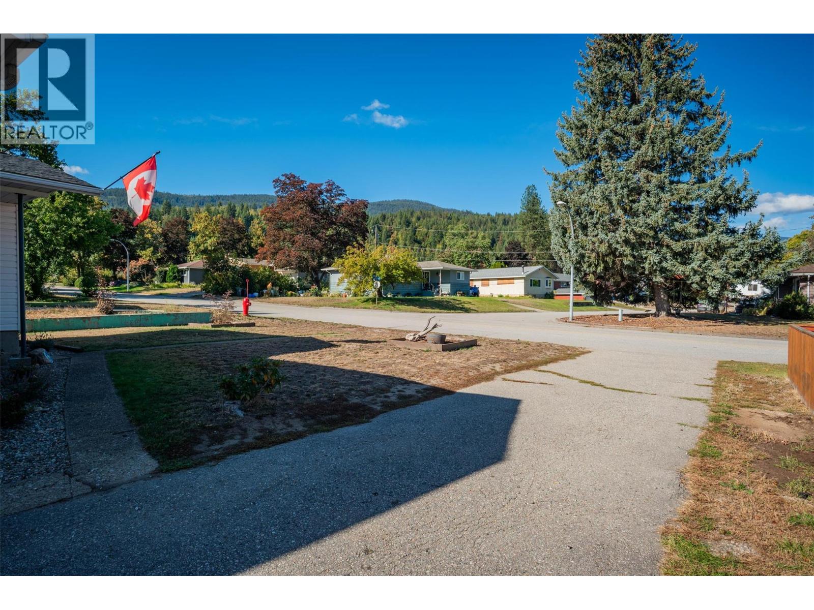 204 Pinewood Drive, Castlegar, British Columbia  V1N 2M4 - Photo 7 - 10373393
