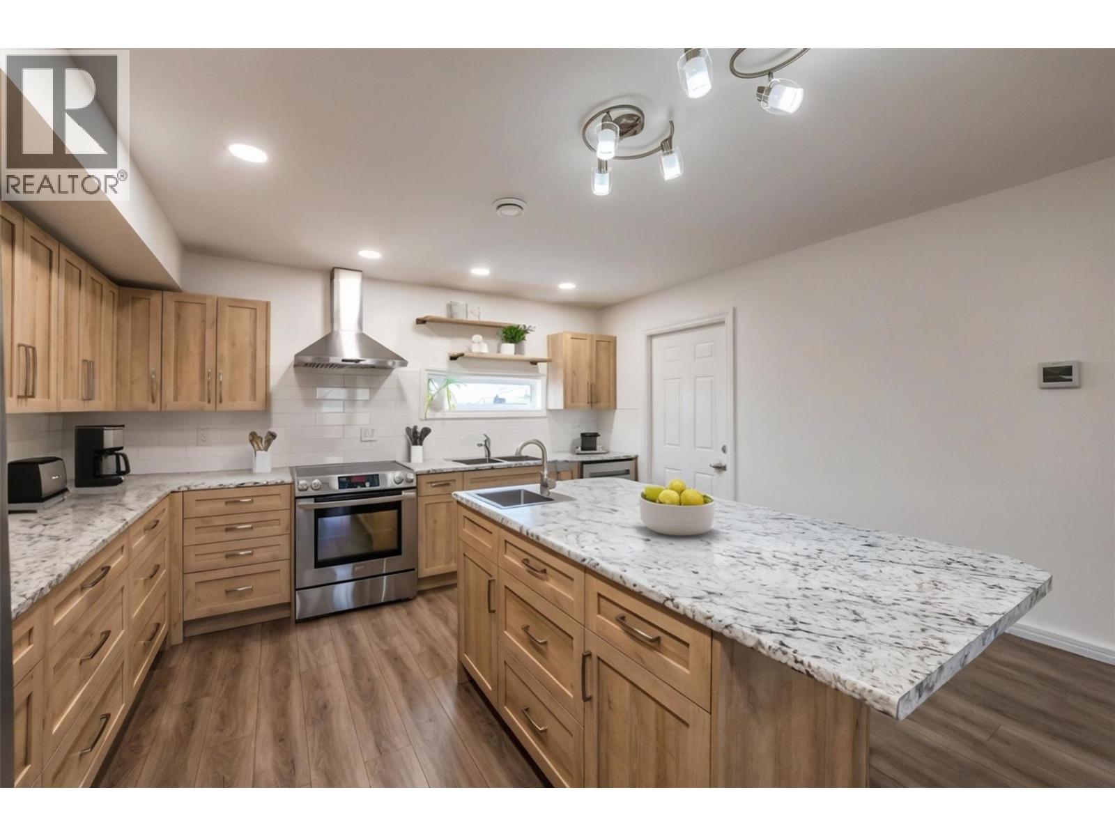 1969 Osprey Lane, Cawston, British Columbia  V0X 1C1 - Photo 2 - 10373257
