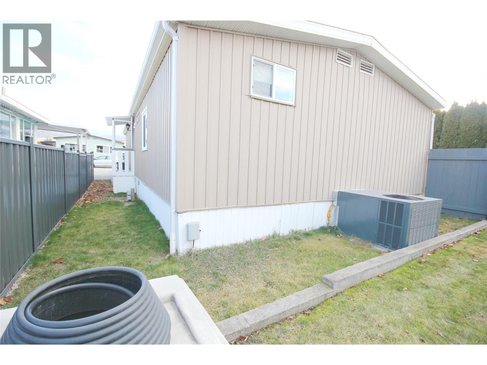 999 Burnaby Avenue Unit# 17, Penticton, British Columbia  V2A 1G7 - Photo 21 - 10373383