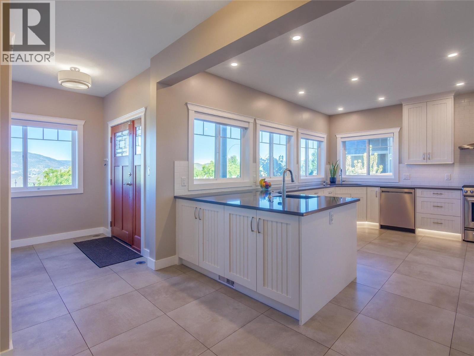 2478 Evergreen Drive, Penticton, British Columbia  V2A 9C7 - Photo 4 - 10373482