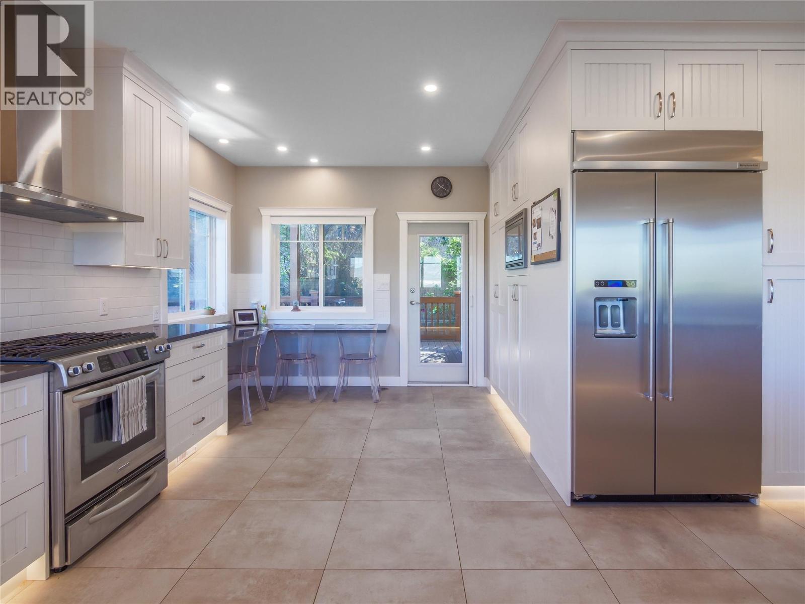 2478 Evergreen Drive, Penticton, British Columbia  V2A 9C7 - Photo 5 - 10373482