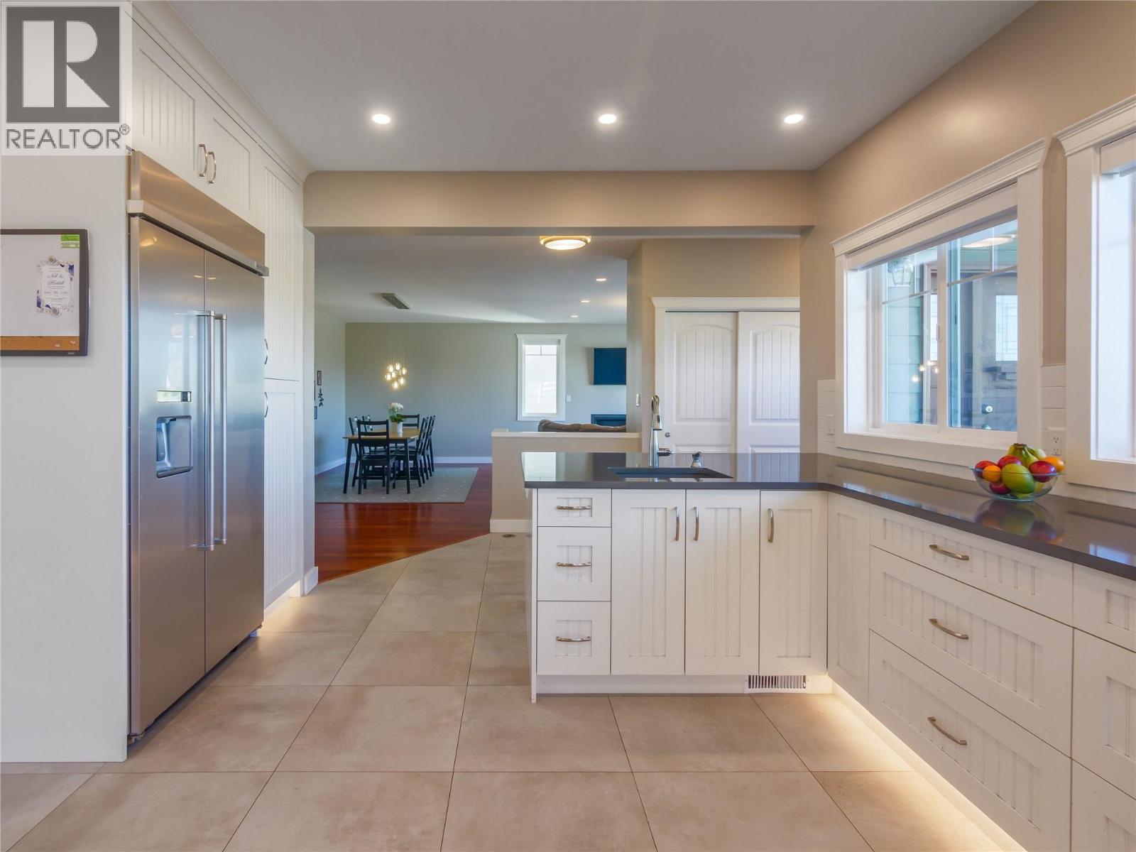 2478 Evergreen Drive, Penticton, British Columbia  V2A 9C7 - Photo 6 - 10373482