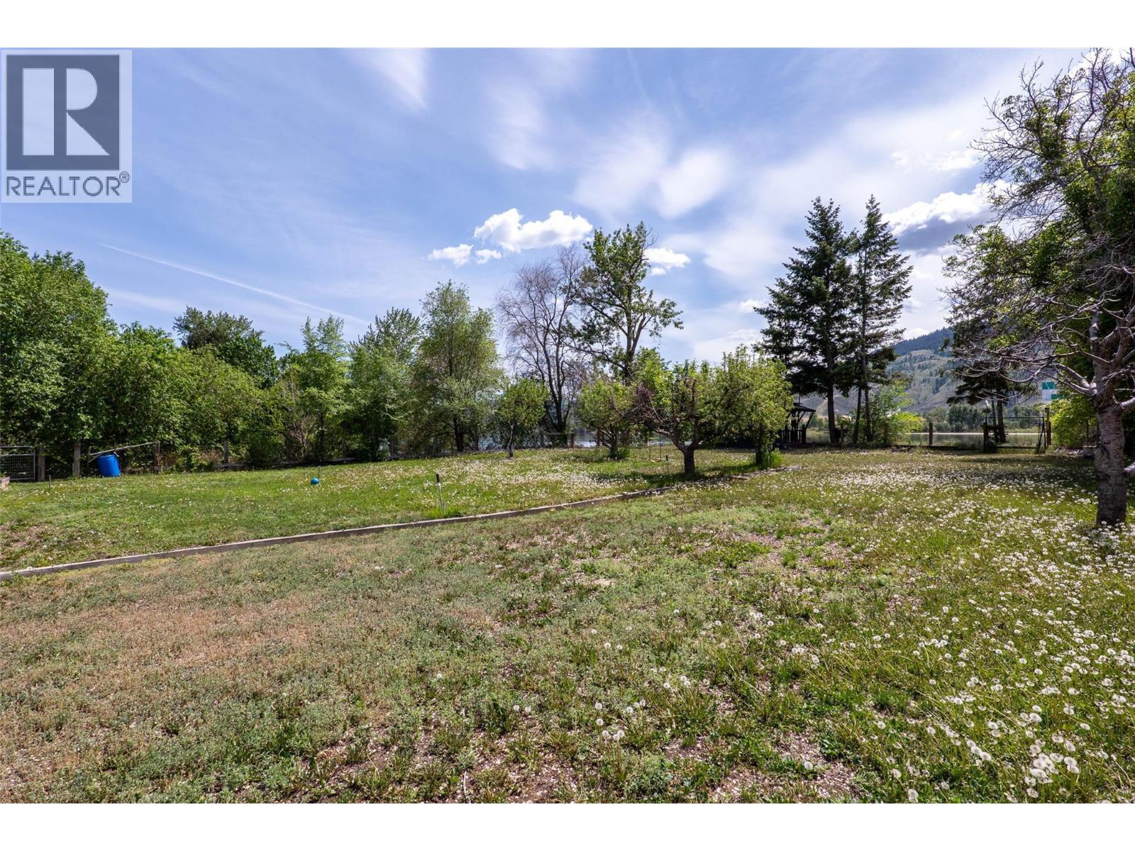 721 Strauss Street, Kamloops, British Columbia  V2B 5R7 - Photo 5 - 10373494