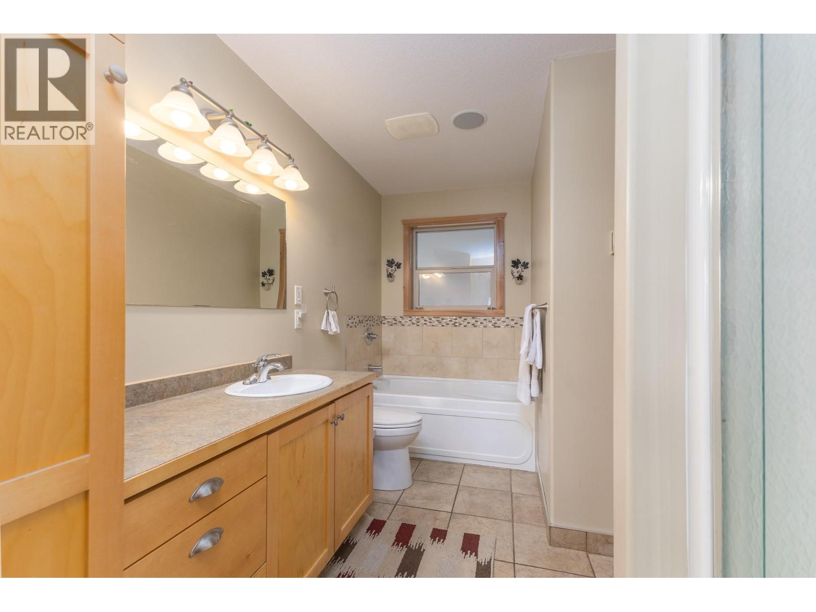 3572 Eagle Bay Road, Eagle Bay, British Columbia  V0E 1T0 - Photo 20 - 10373629