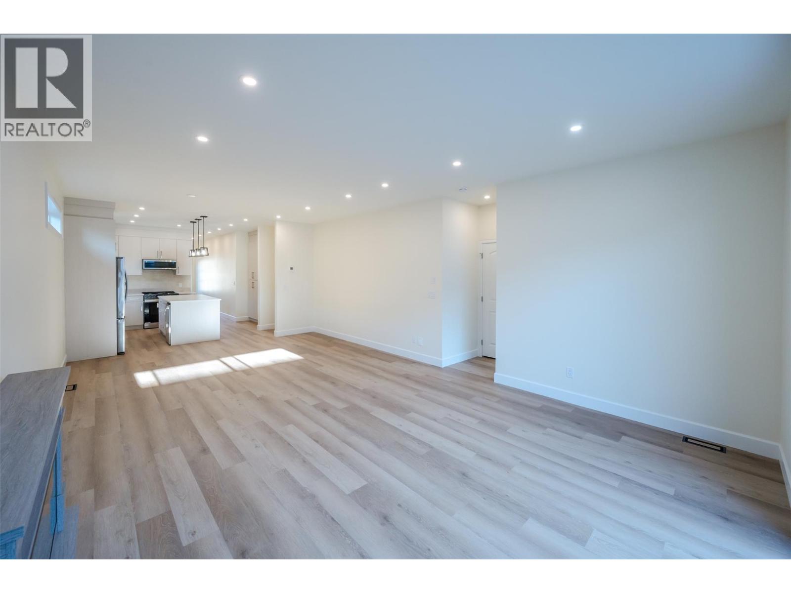 249 Bentgrass Avenue, Oliver, British Columbia  V0H 1T3 - Photo 3 - 10373674