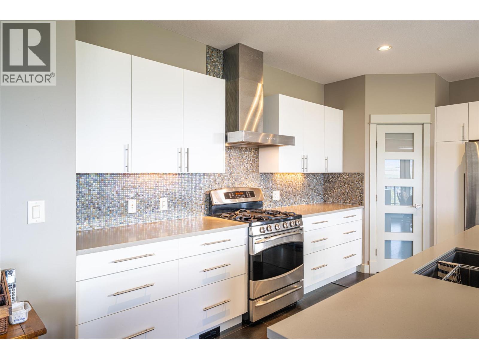 4134 Camelback Way, Vernon, British Columbia  V1T 9W4 - Photo 26 - 10373405