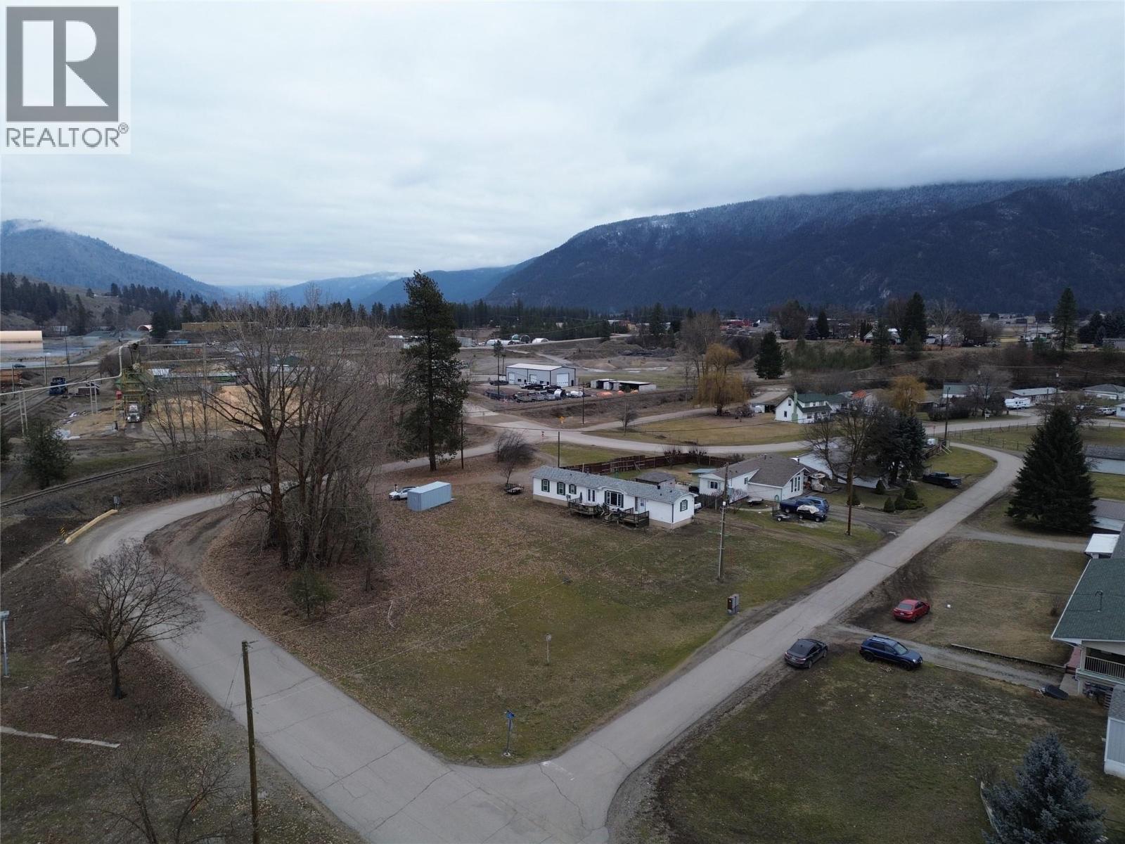 6473 5th Street, Grand Forks, British Columbia  V0H 1H0 - Photo 3 - 10373579