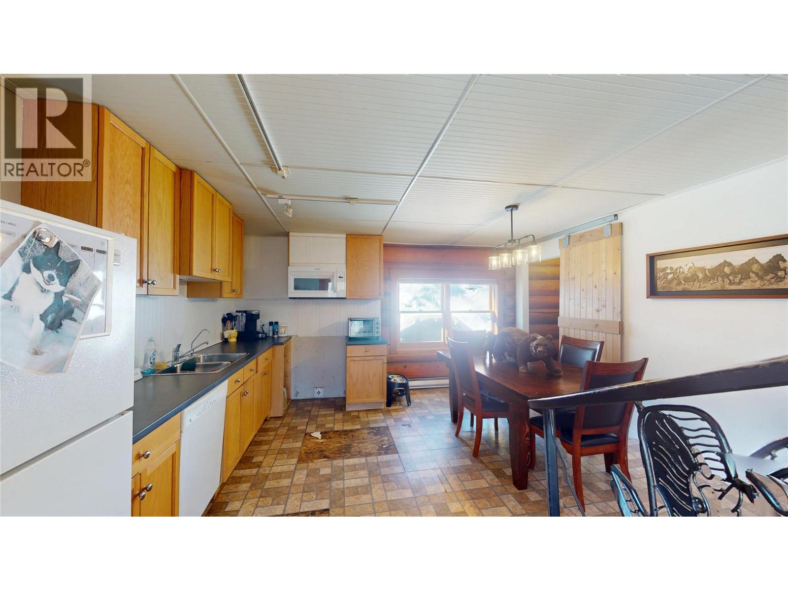 2131 Highway 3 Highway, Fernie, British Columbia  V0B 1M5 - Photo 15 - 10372475