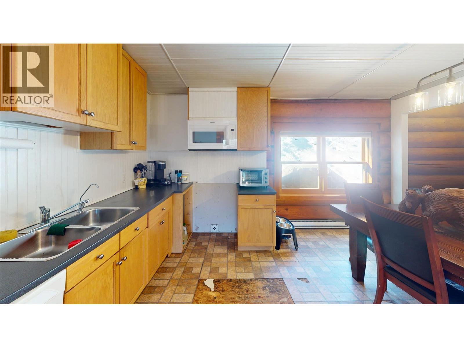 2131 Highway 3 Highway, Fernie, British Columbia  V0B 1M5 - Photo 17 - 10372475