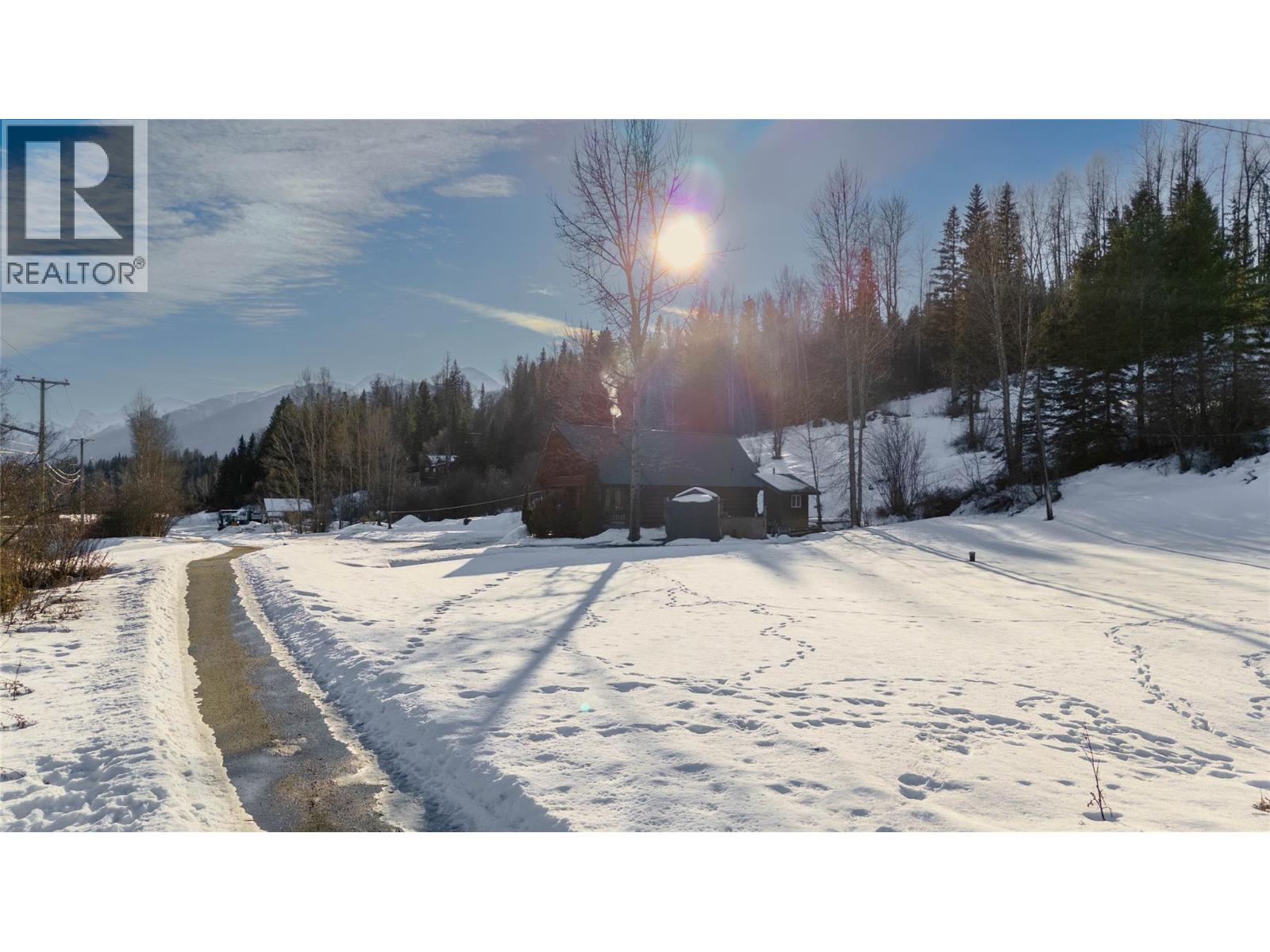 2131 Highway 3 Highway, Fernie, British Columbia  V0B 1M5 - Photo 33 - 10372475