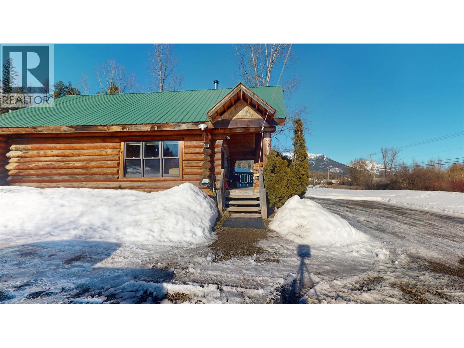 2131 Highway 3 Highway, Fernie, British Columbia  V0B 1M5 - Photo 8 - 10372475
