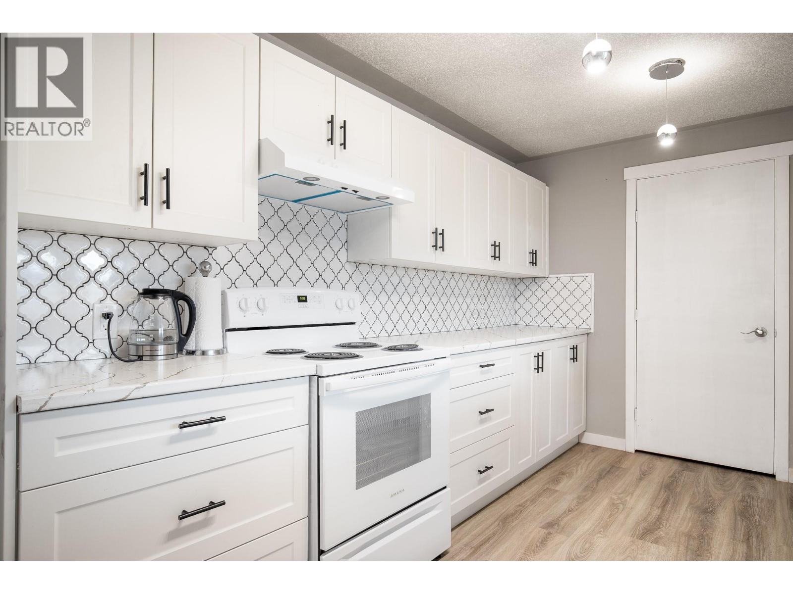 7880 Pleasant Valley Road, Vernon, British Columbia  V1B 3R9 - Photo 11 - 10373636