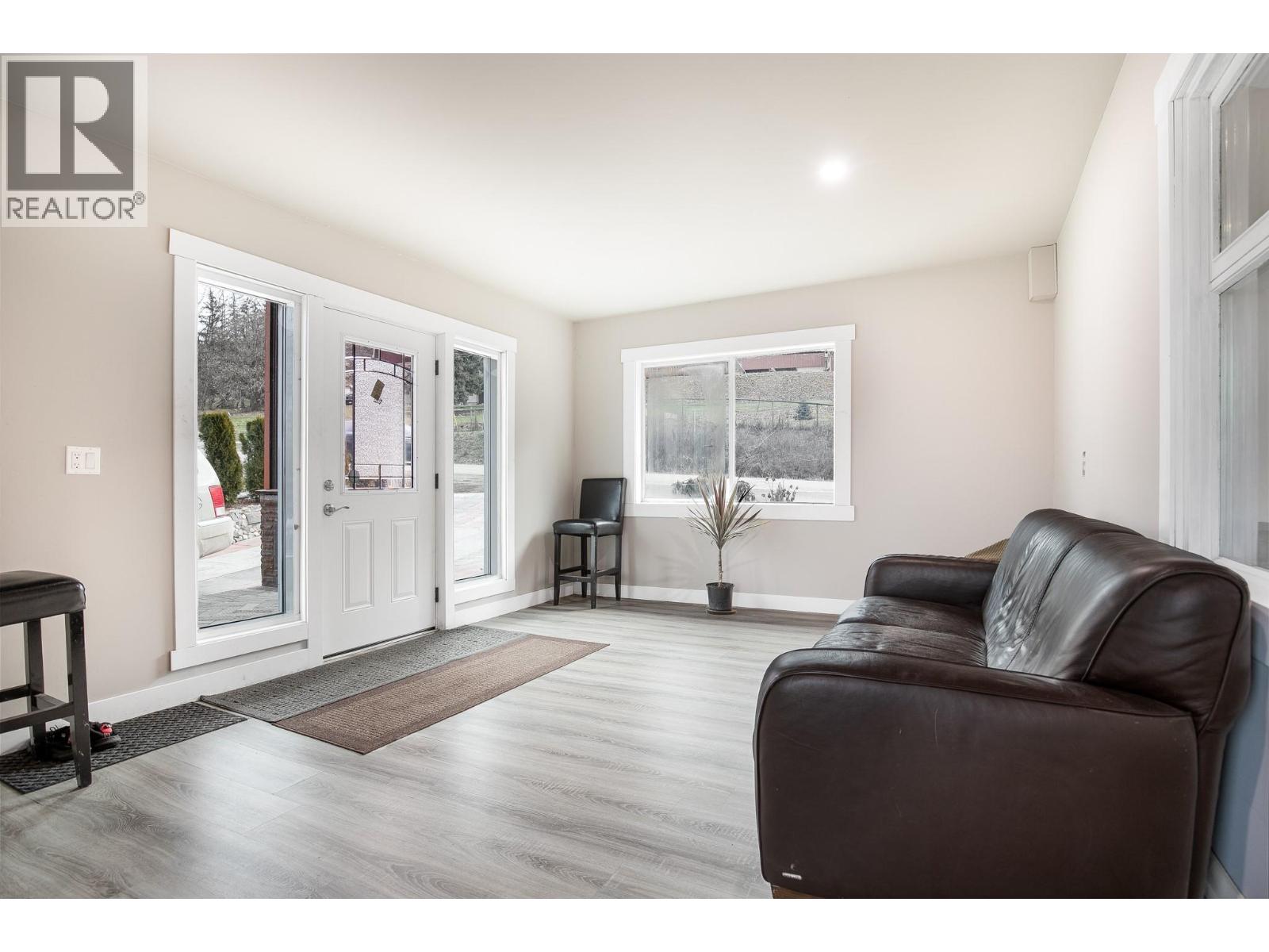 7880 Pleasant Valley Road, Vernon, British Columbia  V1B 3R9 - Photo 6 - 10373636