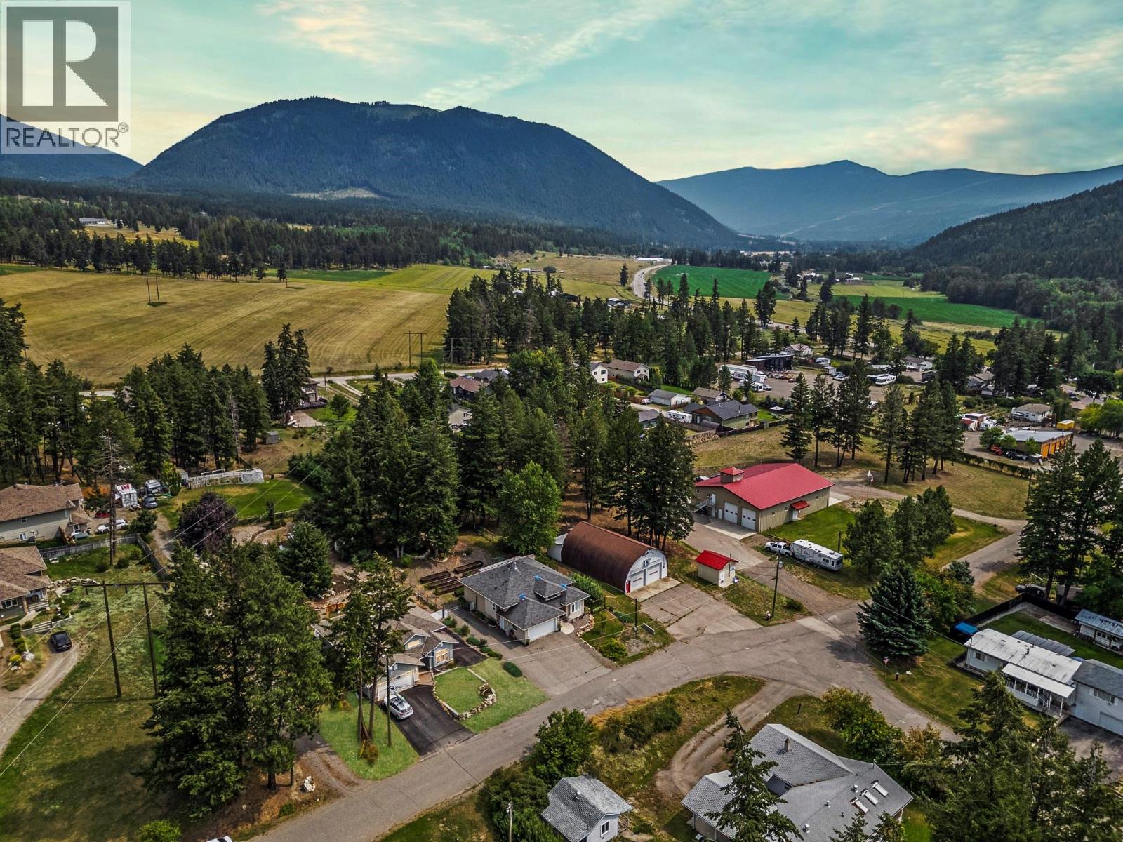 2907 Gyp Road, Falkland, British Columbia  V0E 1W0 - Photo 2 - 10373520