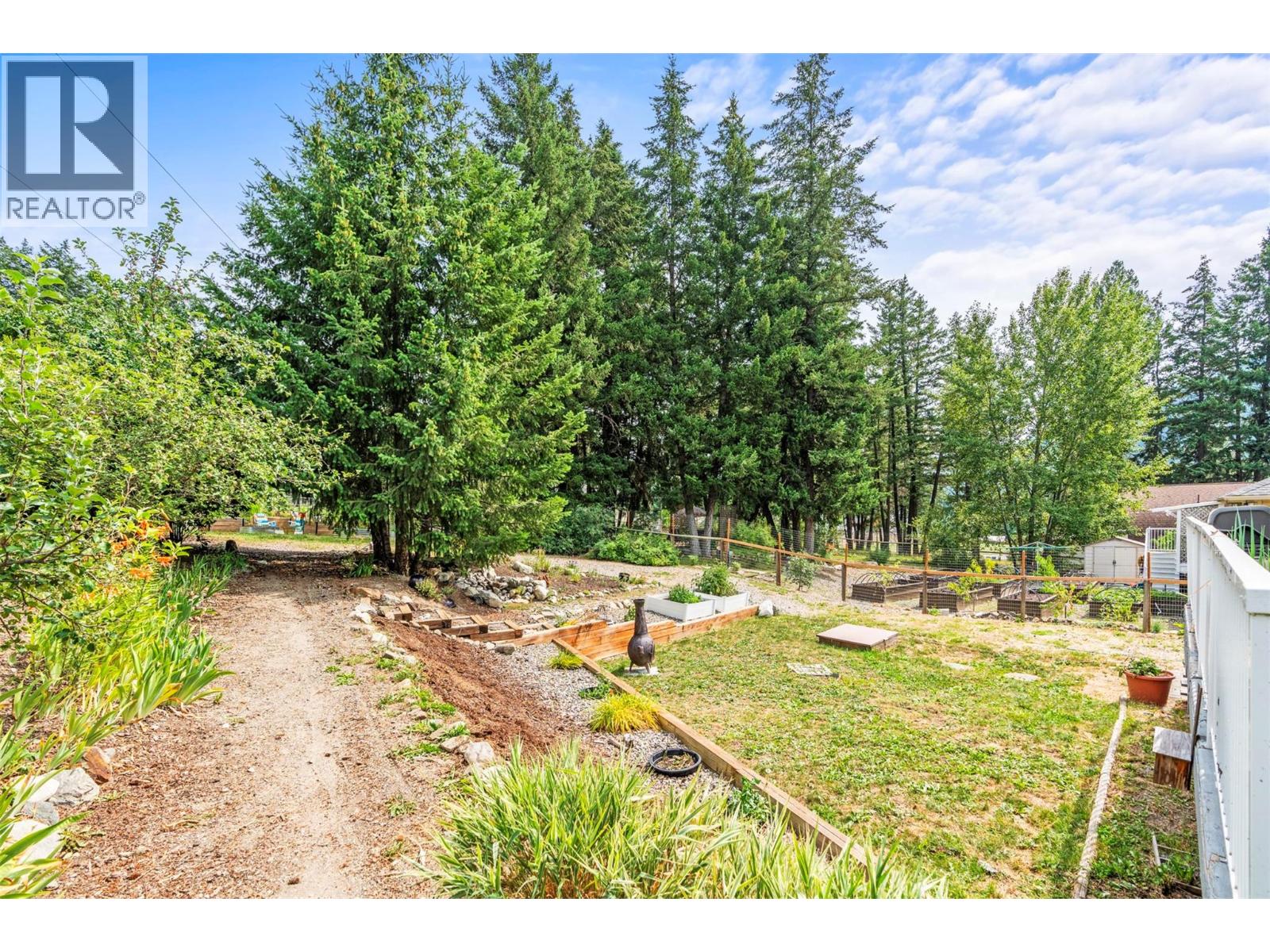2907 Gyp Road, Falkland, British Columbia  V0E 1W0 - Photo 60 - 10373520