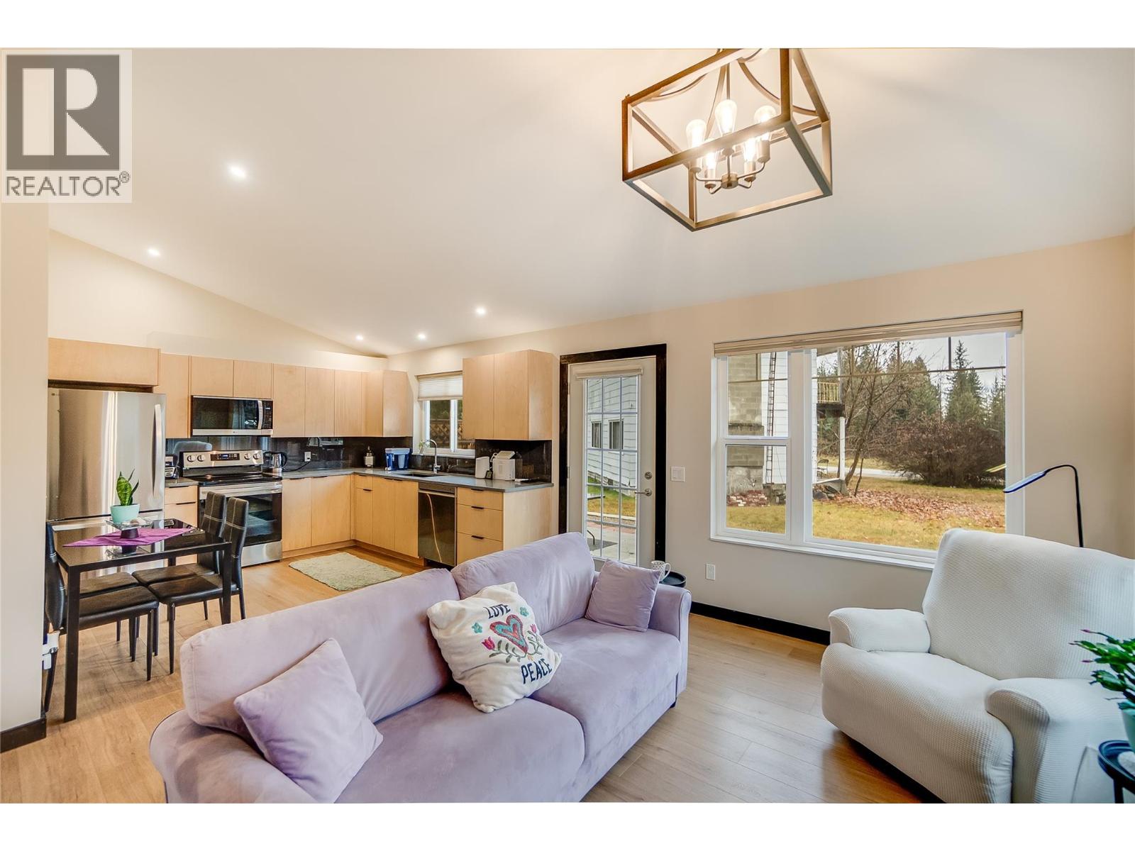 611 Union Street Unit# 1, New Denver, British Columbia  V0G 1S0 - Photo 11 - 10373185