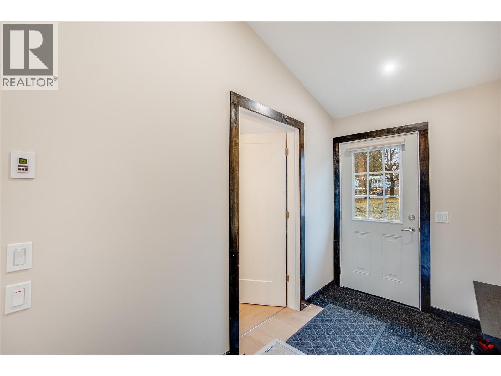 611 Union Street Unit# 1, New Denver, British Columbia  V0G 1S0 - Photo 18 - 10373185