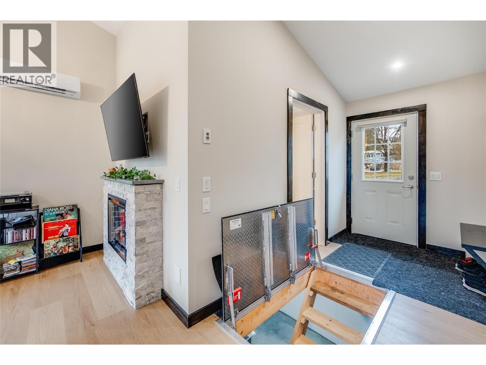 611 Union Street Unit# 1, New Denver, British Columbia  V0G 1S0 - Photo 24 - 10373185