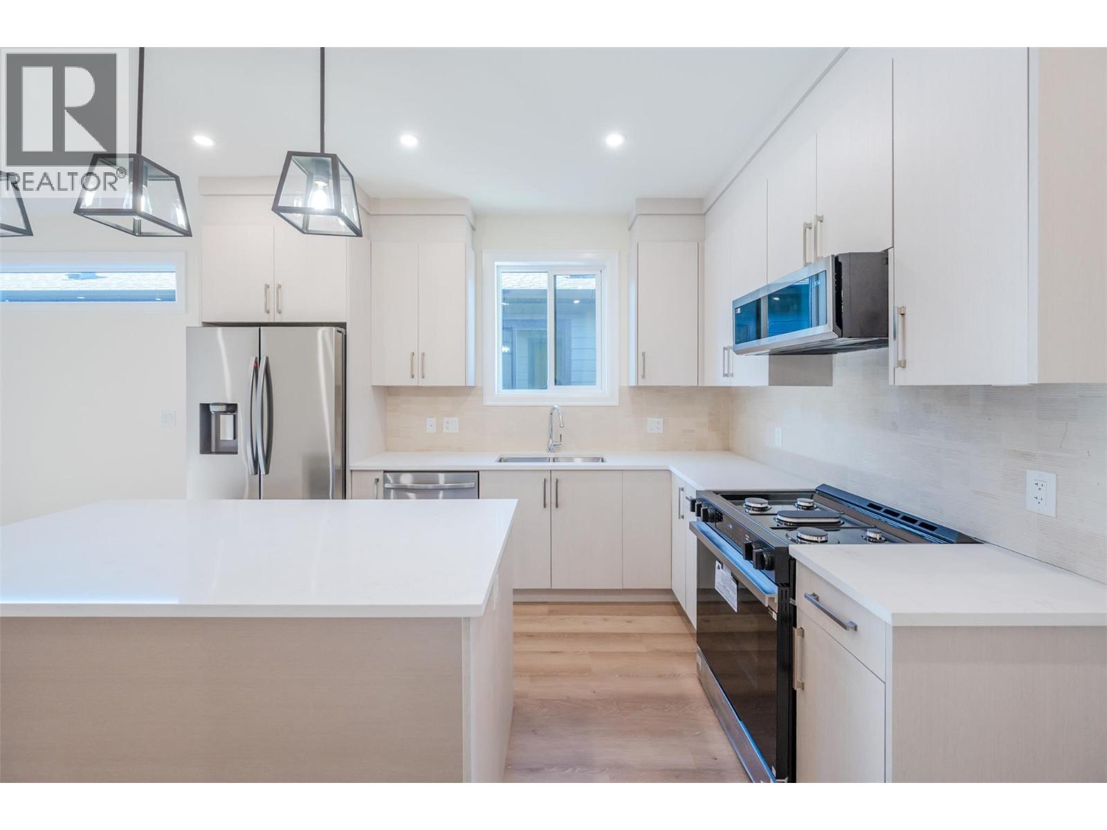 243 Bentgrass Avenue, Oliver, British Columbia  V0H 1T3 - Photo 5 - 10373733