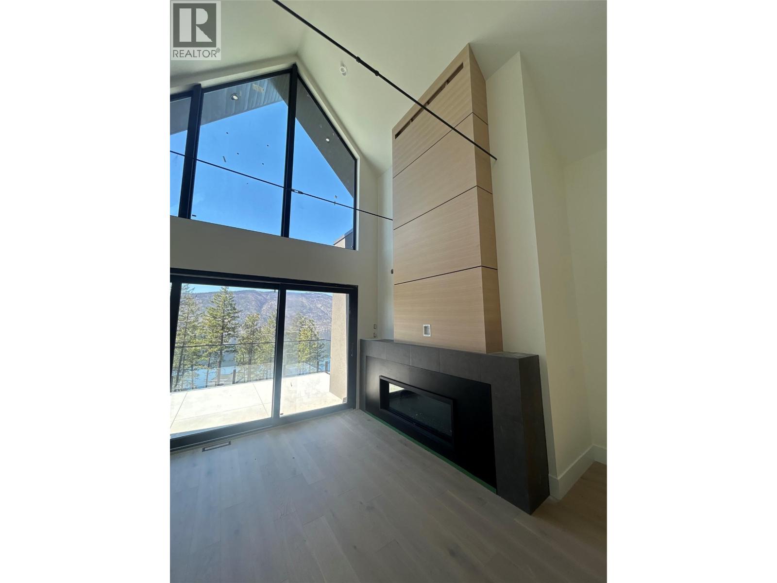 3711 Mckinley Beach Drive, Kelowna, British Columbia  V1V 1G2 - Photo 2 - 10373743