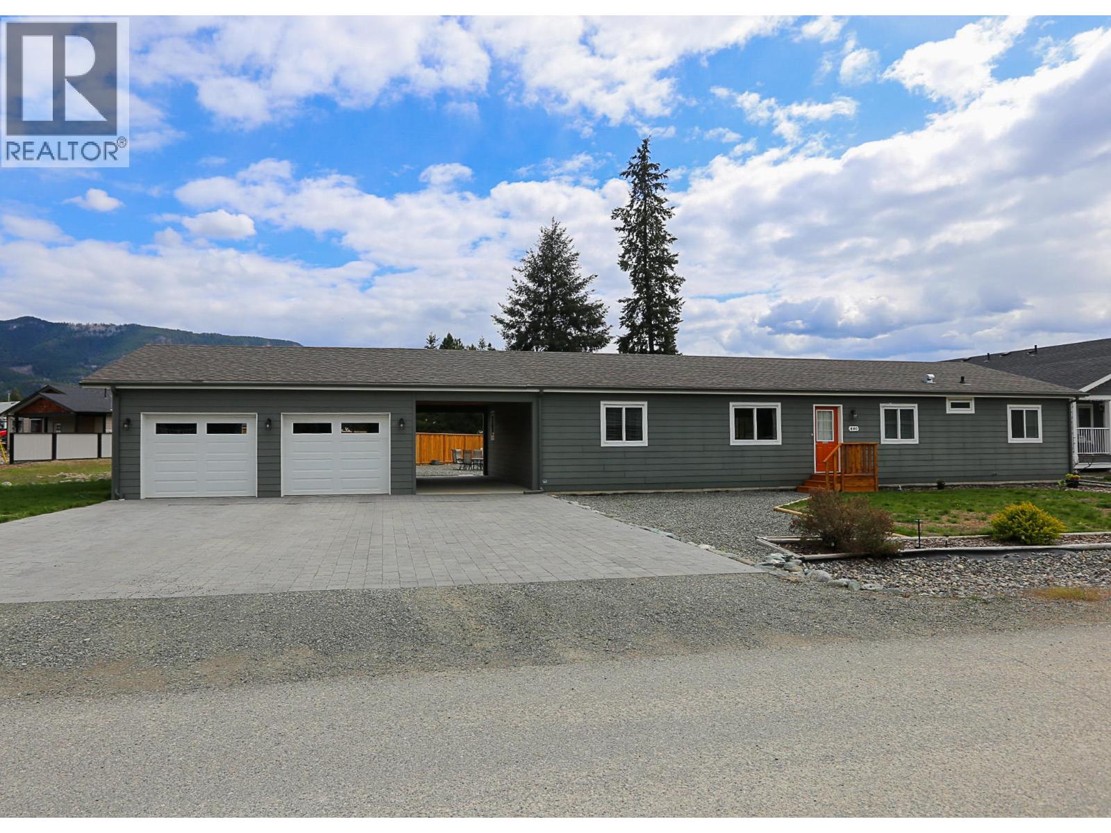 440 Siska Drive, Barriere, British Columbia  V0E 1E0 - Photo 1 - 10373525