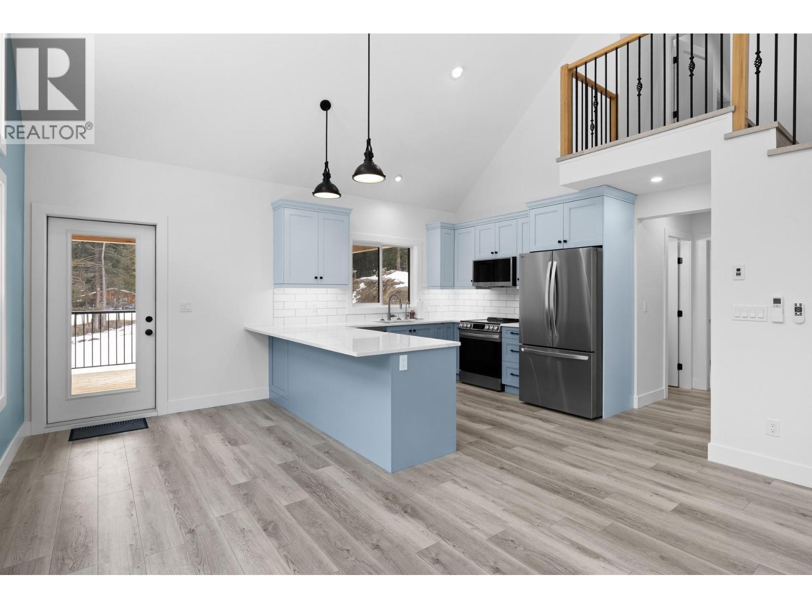 645 Grand Oro Road, Kaleden, British Columbia  V0H 1K0 - Photo 15 - 10373792