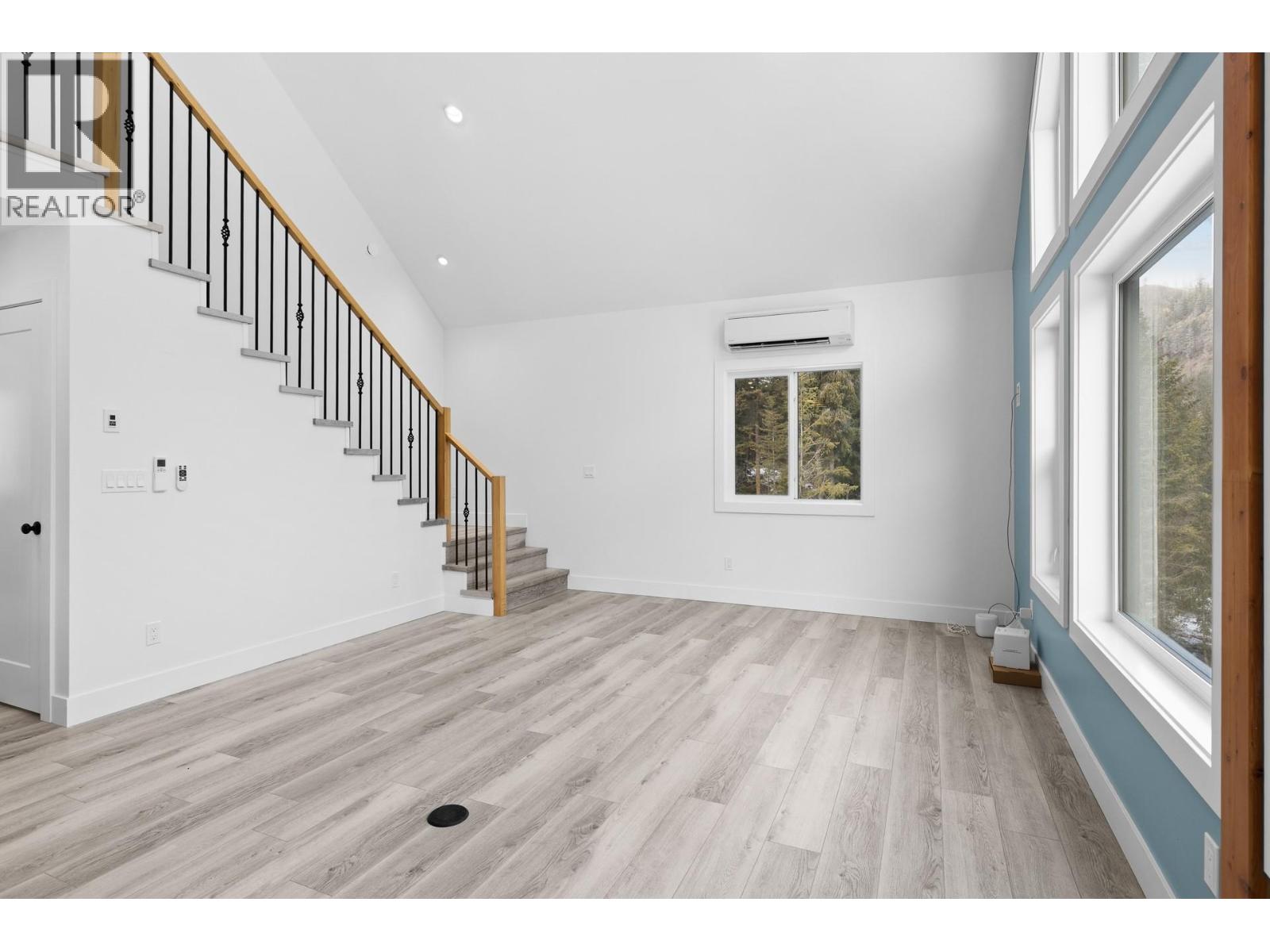 645 Grand Oro Road, Kaleden, British Columbia  V0H 1K0 - Photo 24 - 10373792