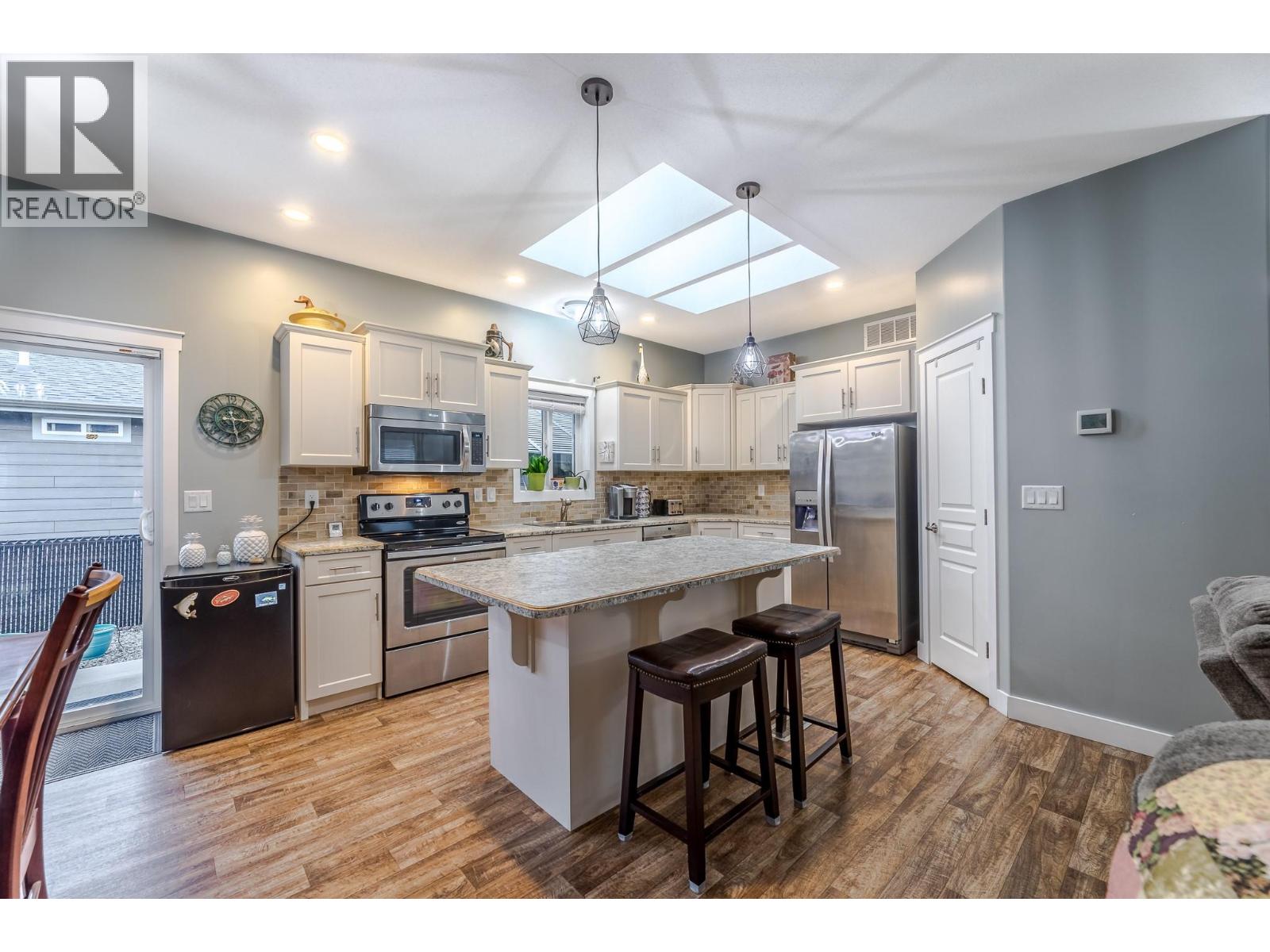 8300 Gallagher Lake Frontage Road Unit# 85, Oliver, British Columbia  V0H 1T2 - Photo 3 - 10373698