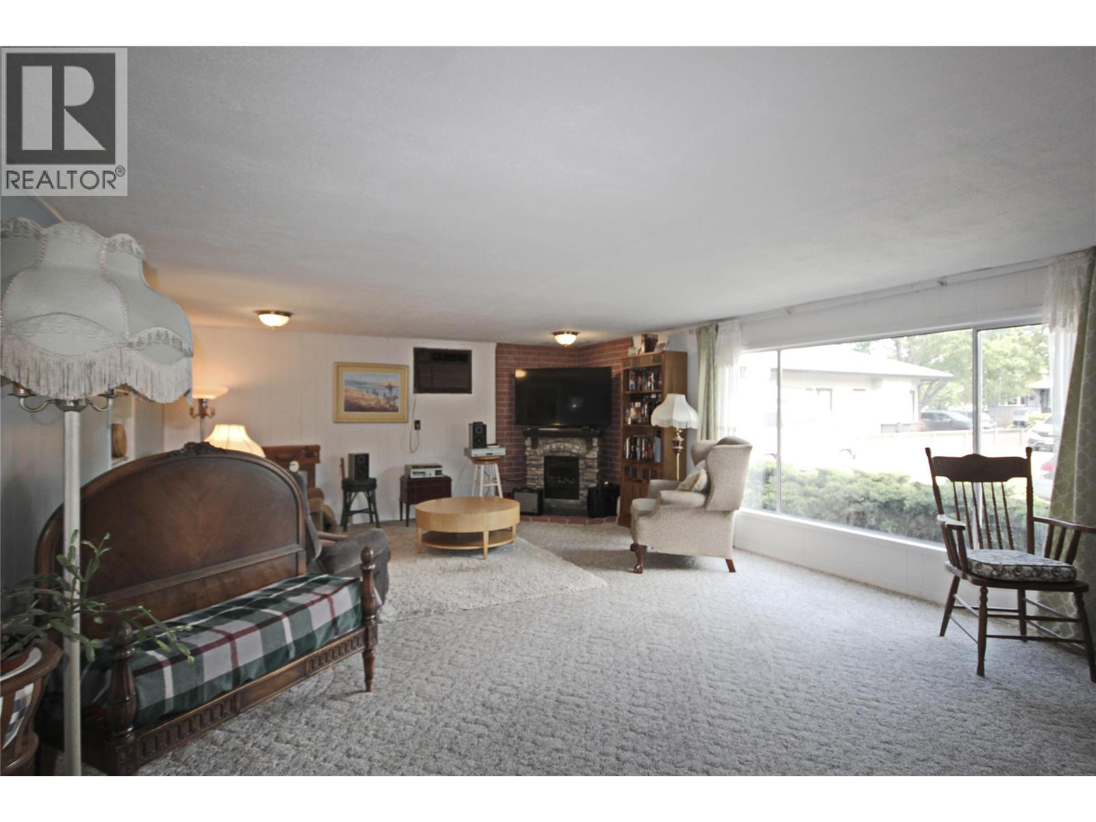 402 Conklin Avenue, Penticton, British Columbia  V2A 2T4 - Photo 4 - 10373777