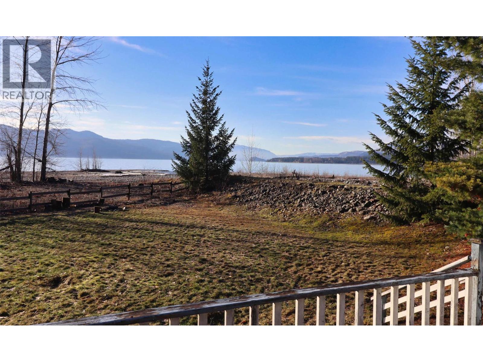 6884 Squilax-Anglemont Road, Magna Bay, British Columbia  V0E 1M7 - Photo 31 - 10373549