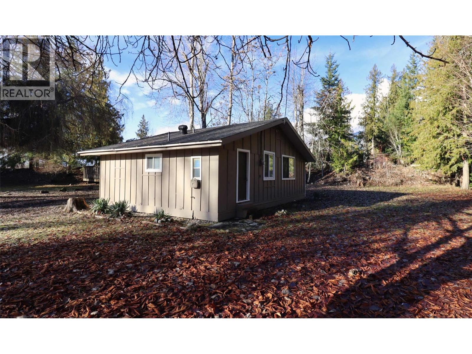 6884 Squilax-Anglemont Road, Magna Bay, British Columbia  V0E 1M7 - Photo 75 - 10373549