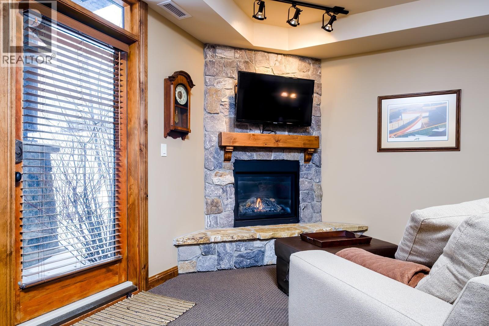 1000 Telemark Road Unit# 102, Rossland, British Columbia  V0G 1Y0 - Photo 11 - 10373039