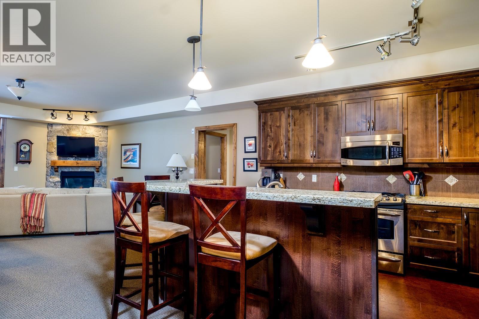 1000 Telemark Road Unit# 102, Rossland, British Columbia  V0G 1Y0 - Photo 3 - 10373039