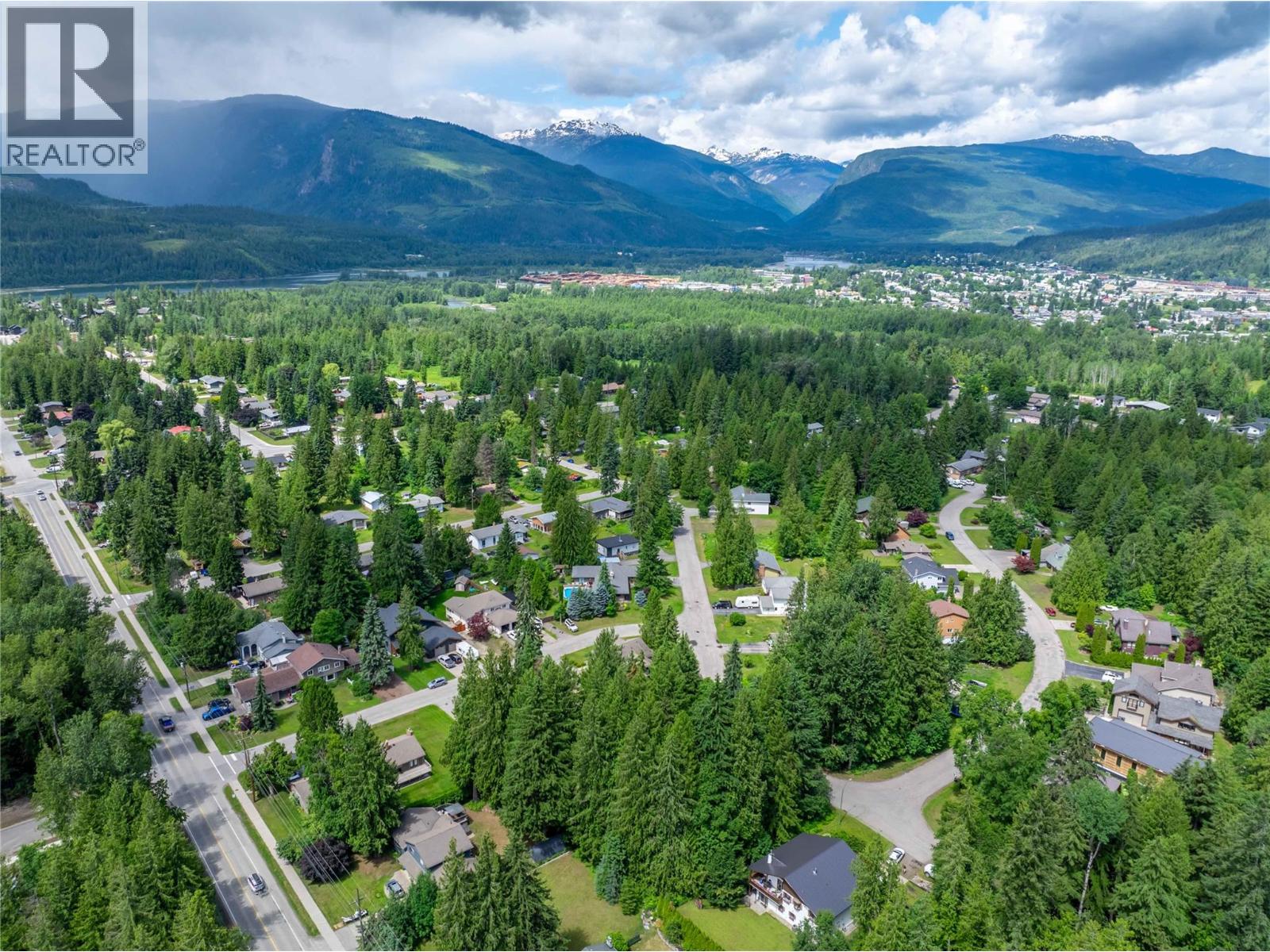 1571 Pratico Road, Revelstoke, British Columbia  V0E 2S1 - Photo 10 - 10373763