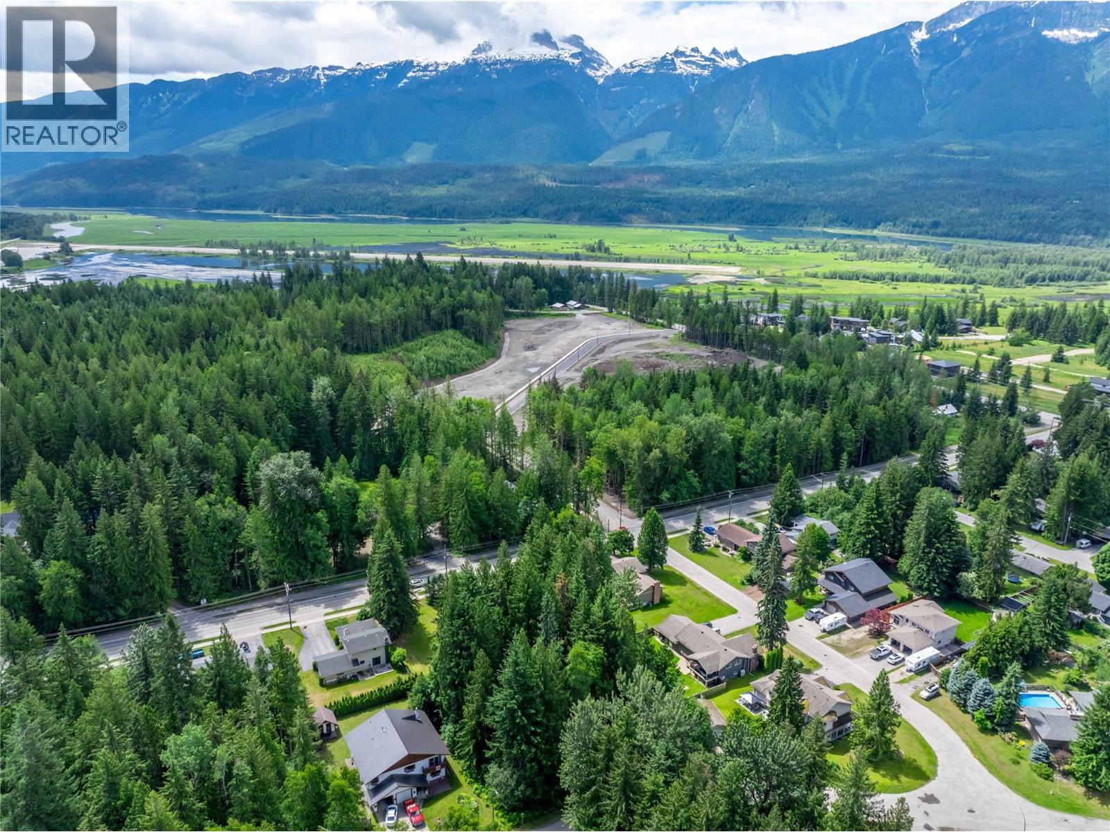 1571 Pratico Road, Revelstoke, British Columbia  V0E 2S1 - Photo 7 - 10373763