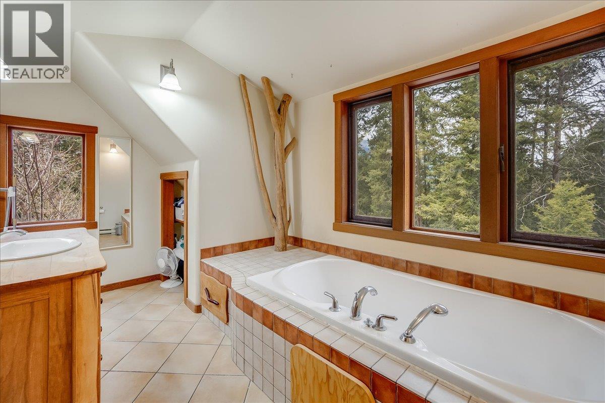 3918 Passmore Upper Road, Passmore, British Columbia  V0G 2J0 - Photo 35 - 10373029