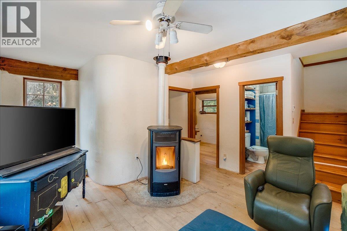 3918 Passmore Upper Road, Passmore, British Columbia  V0G 2J0 - Photo 5 - 10373029