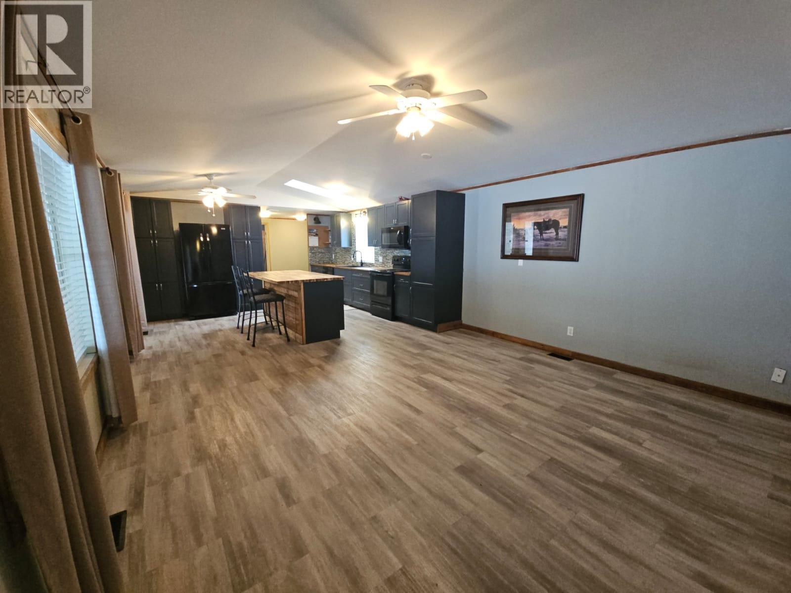 4504 42 Avenue Ne, Chetwynd, British Columbia  V0C 1J0 - Photo 4 - 10373866