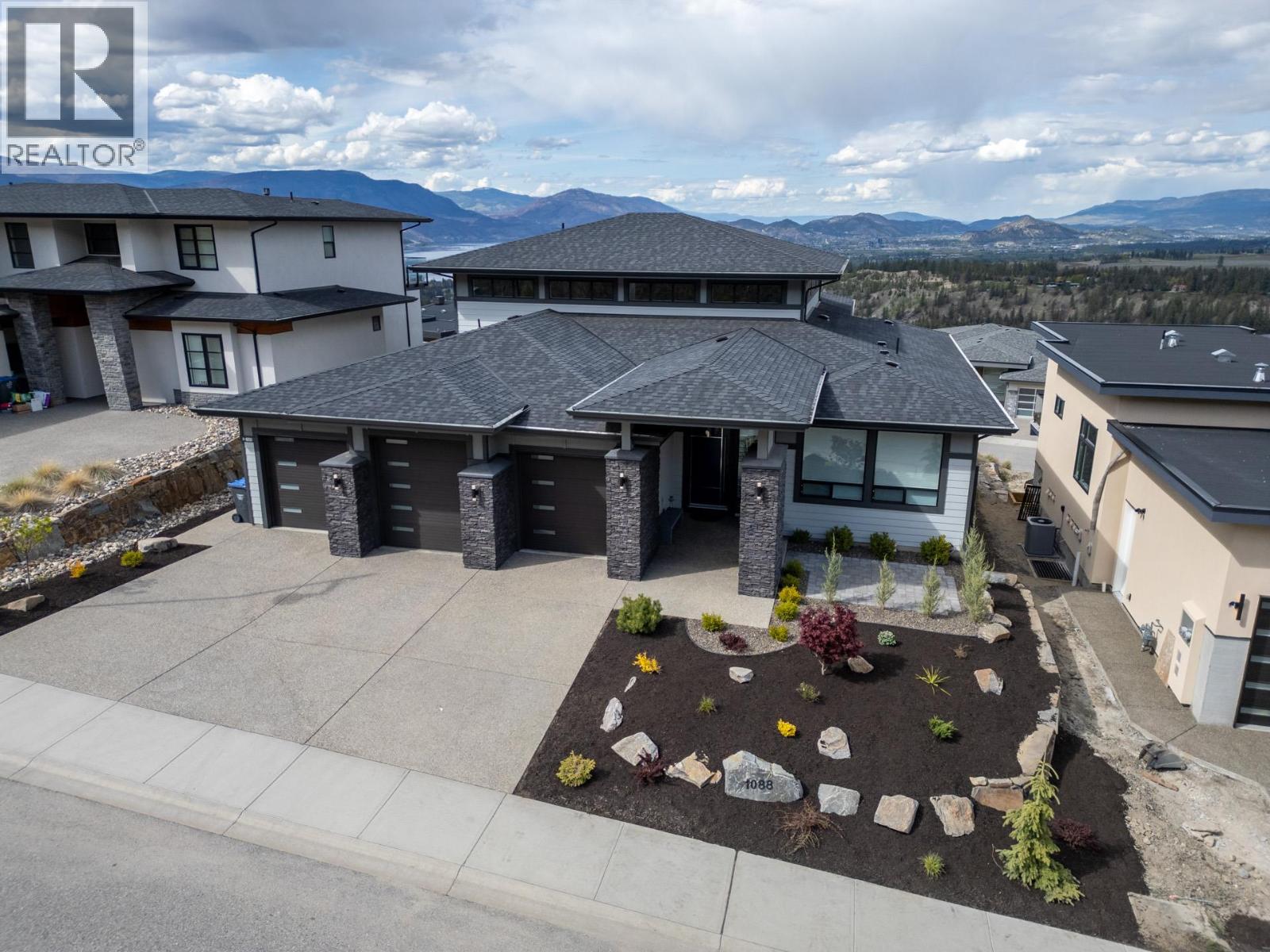 1088 Clarance Avenue, kelowna, British Columbia