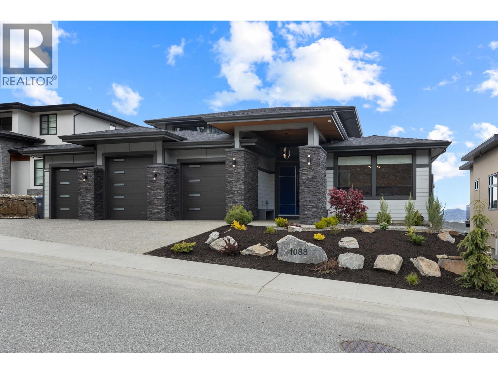 1088 Clarance Avenue, Kelowna, British Columbia  V1W 5M6 - Photo 2 - 10373843