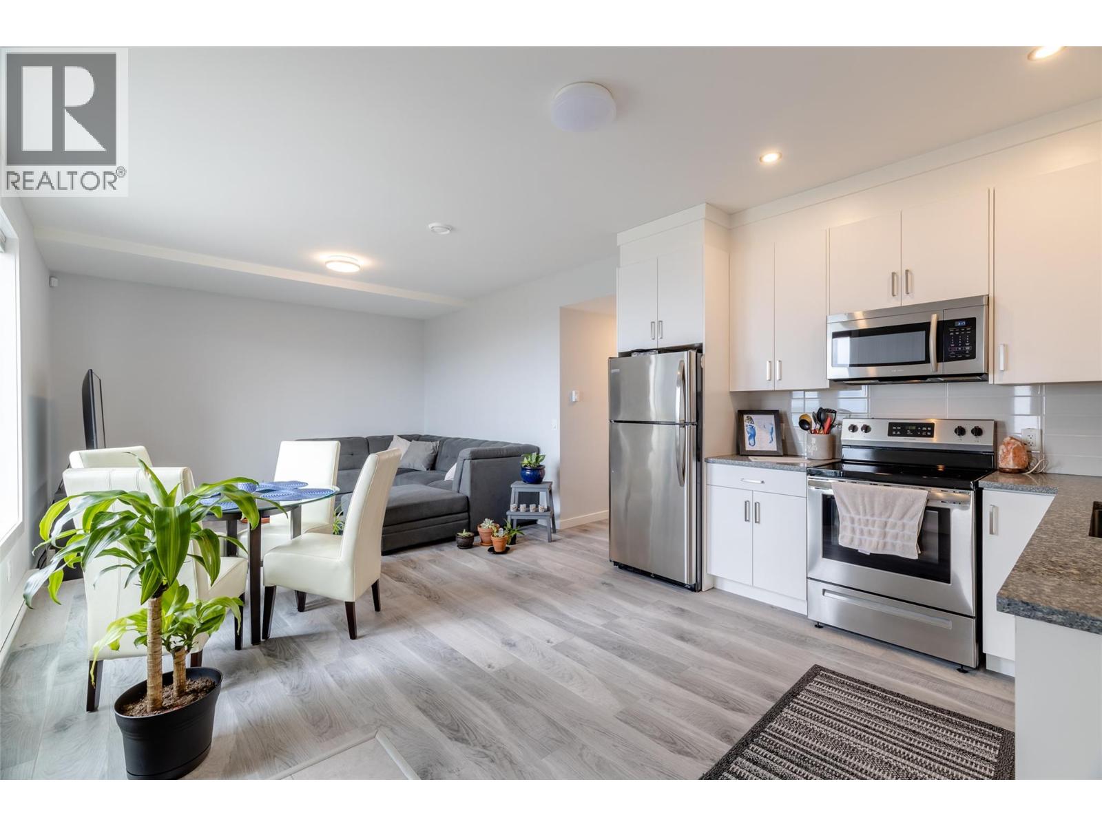 1088 Clarance Avenue, Kelowna, British Columbia  V1W 5M6 - Photo 64 - 10373843