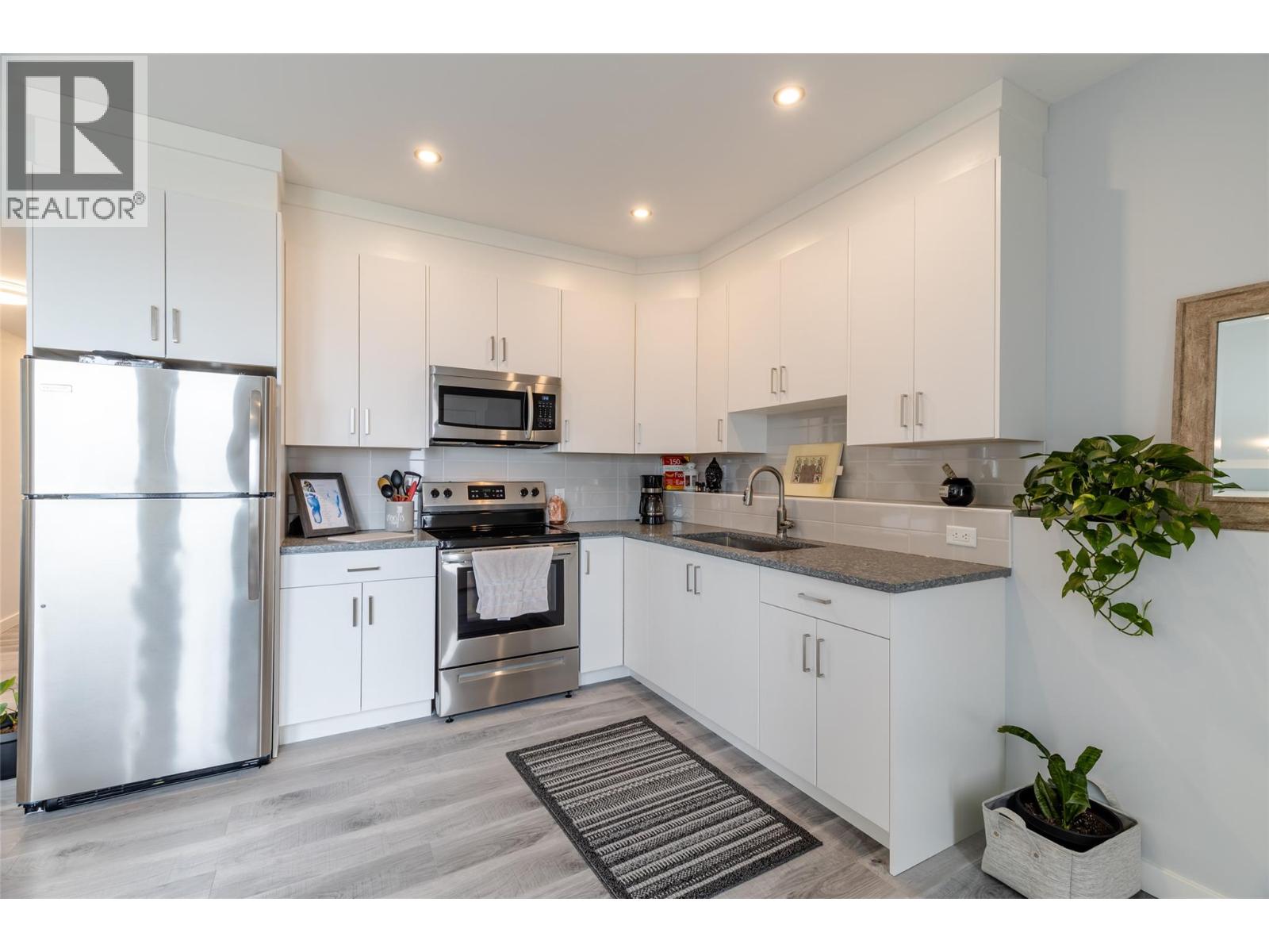 1088 Clarance Avenue, Kelowna, British Columbia  V1W 5M6 - Photo 65 - 10373843