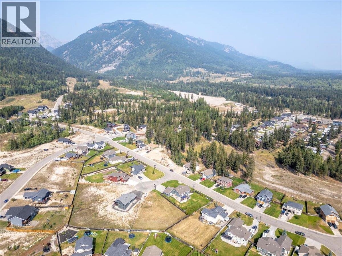 2405 Osprey Court, Sparwood, British Columbia  V0B 2G2 - Photo 13 - 10373869