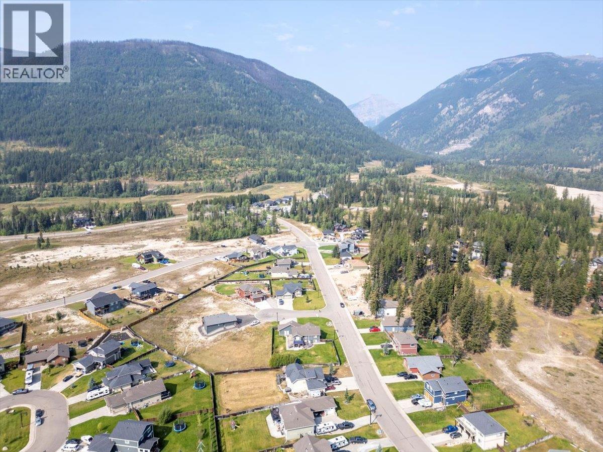 2405 Osprey Court, Sparwood, British Columbia  V0B 2G2 - Photo 14 - 10373869